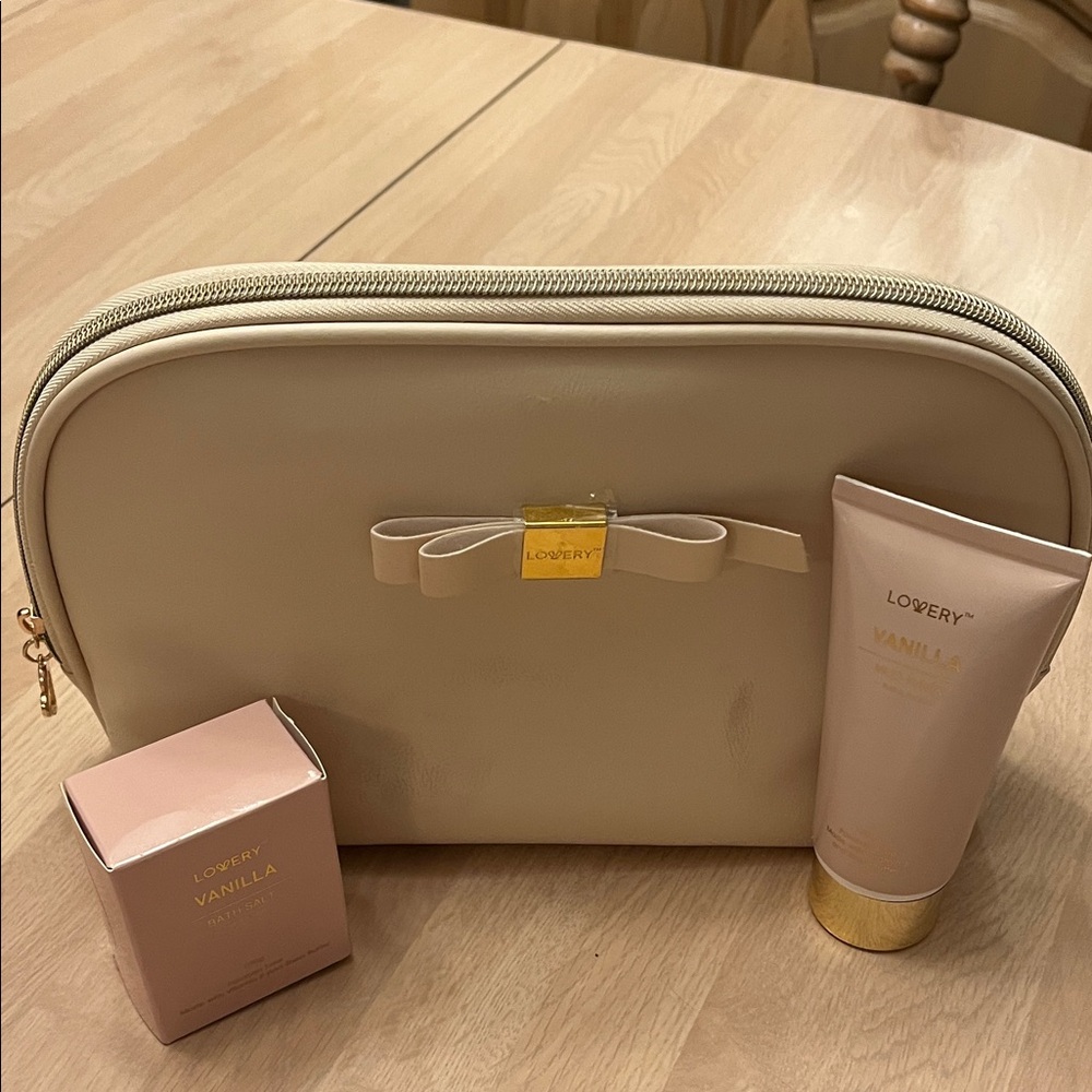 Lovery make-up bag, tube of vanilla face mask and vanilla bath salts